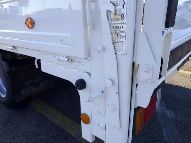 いすゞエルフ平ボディ小型（2t・3t）[写真38]