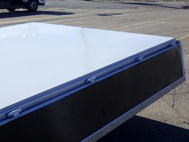 いすゞエルフ平ボディ小型（2t・3t）[写真10]