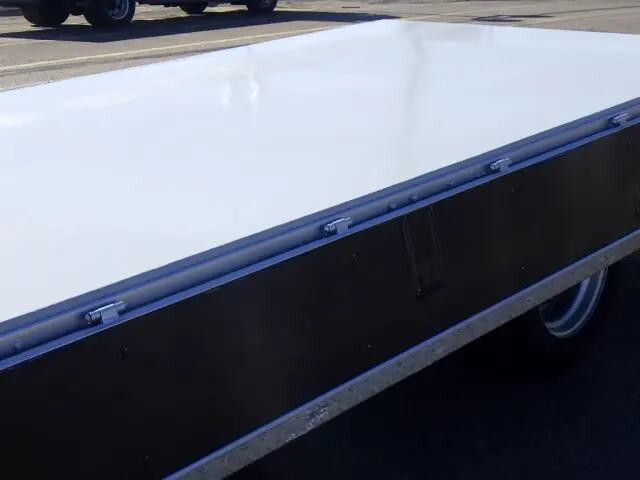 いすゞエルフ平ボディ小型（2t・3t）[写真11]