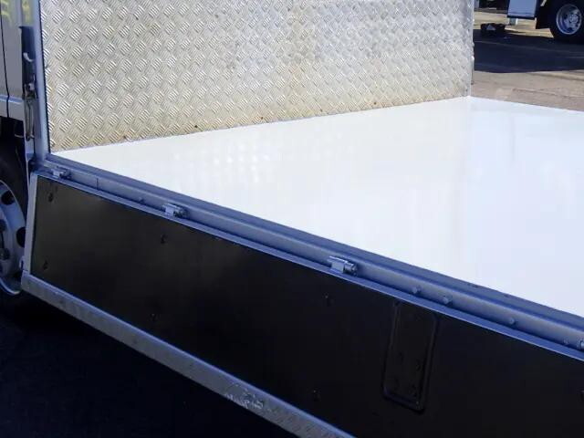 いすゞエルフ平ボディ小型（2t・3t）[写真12]