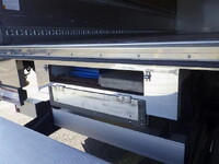 いすゞフォワードアルミウイング中型（4t）[写真12]