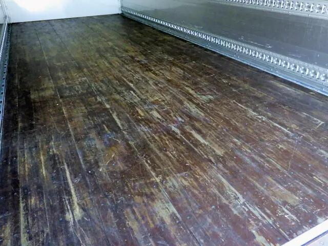 いすゞフォワードアルミウイング中型（4t）[写真12]