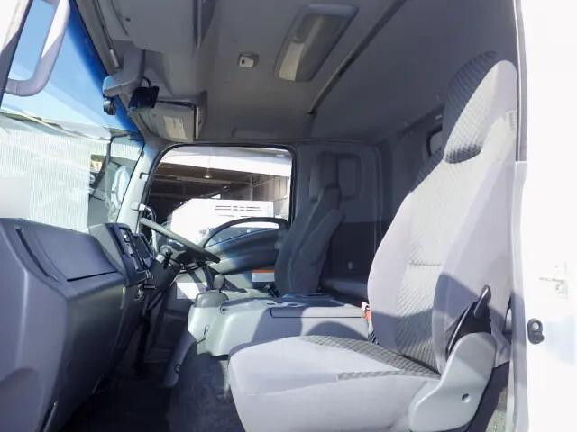 いすゞフォワードアルミウイング中型（4t）[写真14]