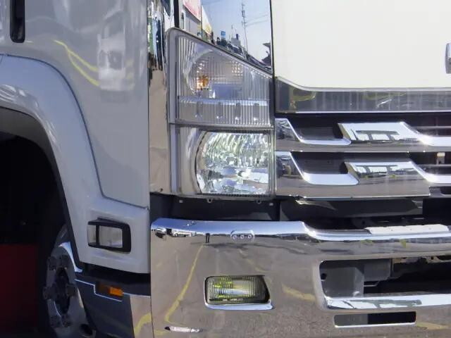 いすゞフォワードアルミウイング中型（4t）[写真03]