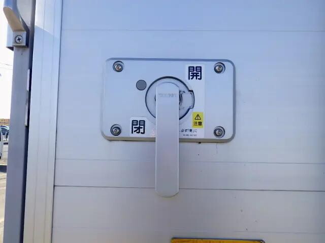 いすゞフォワードアルミウイング中型（4t）[写真35]