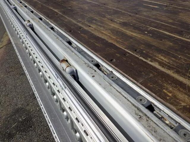 いすゞフォワードアルミウイング中型（4t）[写真05]