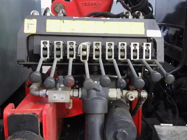 日野レンジャークレーン3段増トン（6t・8t）[写真11]