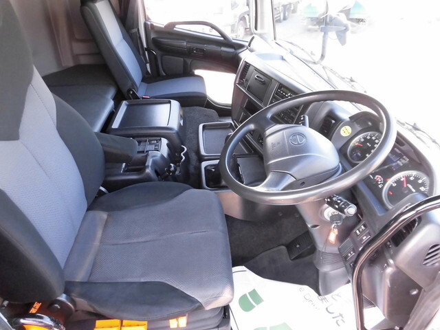 日野プロフィアアルミウイング大型（10t）[写真16]