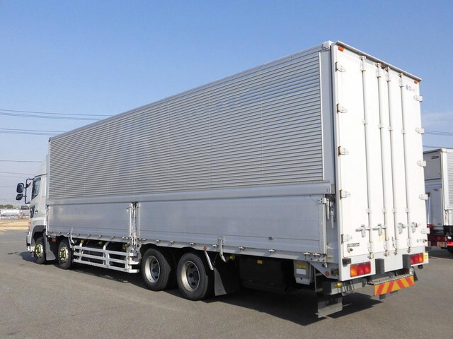 日野プロフィアアルミウイング大型（10t）[写真02]