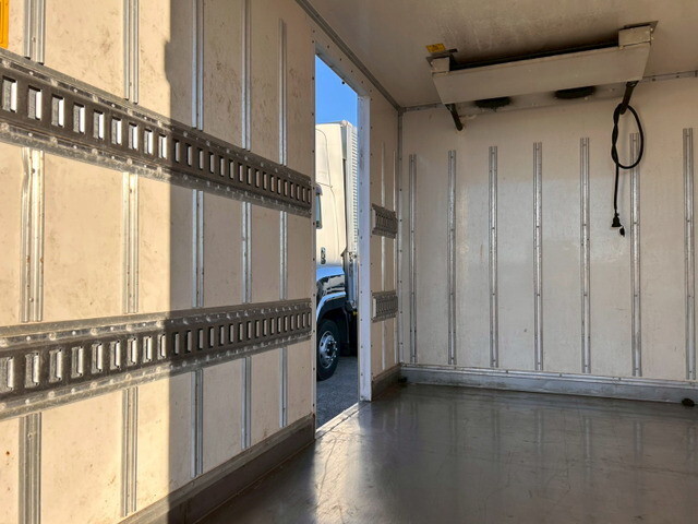 日野デュトロ冷凍車（冷蔵車）小型（2t・3t）[写真12]