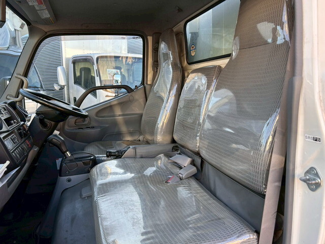 日野デュトロ冷凍車（冷蔵車）小型（2t・3t）[写真20]