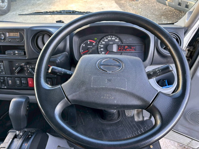 日野デュトロ冷凍車（冷蔵車）小型（2t・3t）[写真25]