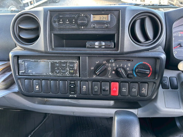 日野デュトロ冷凍車（冷蔵車）小型（2t・3t）[写真27]