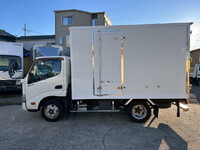 日野デュトロ冷凍車（冷蔵車）小型（2t・3t）[写真09]