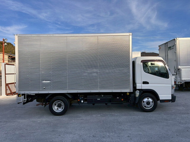 三菱ふそうキャンターアルミバン小型（2t・3t）[写真11]