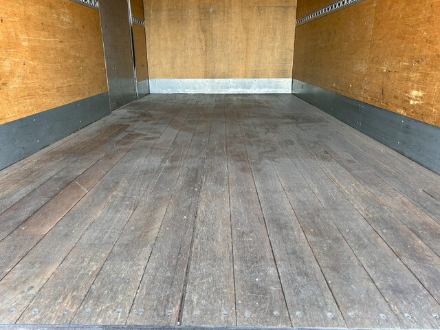 三菱ふそうキャンターアルミバン小型（2t・3t）[写真14]