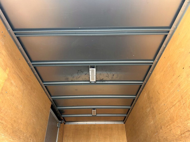 三菱ふそうキャンターアルミバン小型（2t・3t）[写真15]