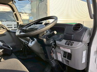 三菱ふそうキャンターアルミバン小型（2t・3t）[写真24]