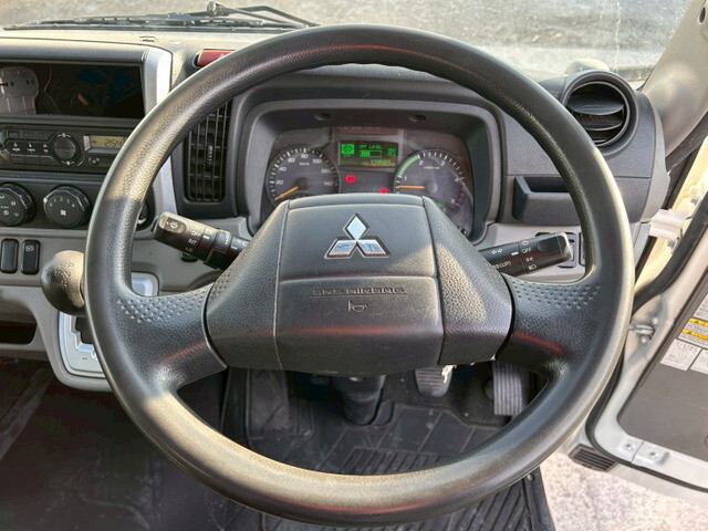 三菱ふそうキャンターアルミバン小型（2t・3t）[写真24]