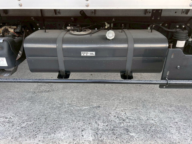 三菱ふそうキャンターアルミバン小型（2t・3t）[写真30]