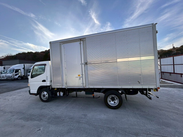 三菱ふそうキャンターアルミバン小型（2t・3t）[写真08]