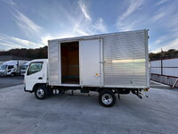 三菱ふそうキャンターアルミバン小型（2t・3t）[写真10]