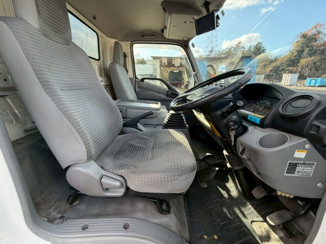 日野デュトロアルミウイング小型（2t・3t）[写真18]