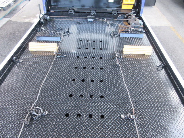 いすゞエルフセーフティローダー小型（2t・3t）[写真04]