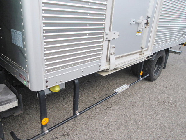 いすゞエルフアルミバン小型（2t・3t）[写真10]