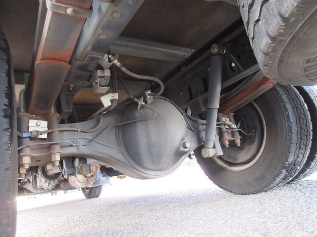 いすゞエルフアルミバン小型（2t・3t）[写真11]