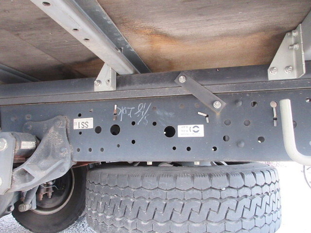 いすゞエルフアルミバン小型（2t・3t）[写真13]