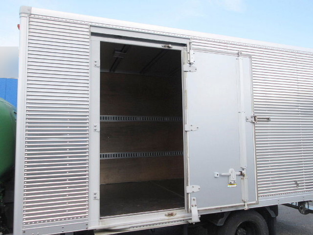 いすゞエルフアルミバン小型（2t・3t）[写真14]