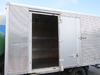 いすゞエルフアルミバン小型（2t・3t）[写真15]