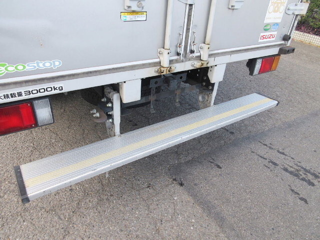 いすゞエルフアルミバン小型（2t・3t）[写真15]