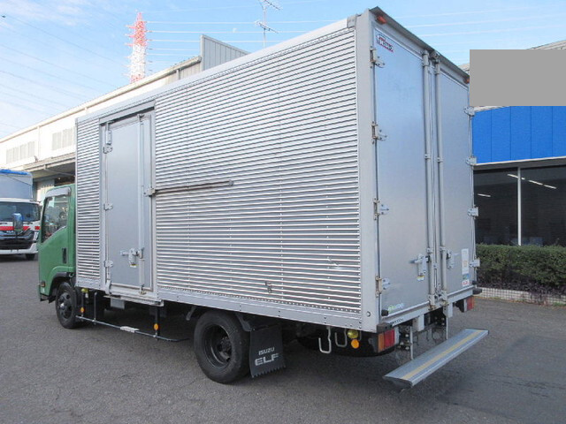 いすゞエルフアルミバン小型（2t・3t）[写真02]
