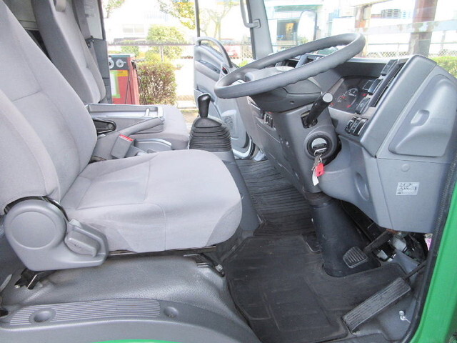 いすゞエルフアルミバン小型（2t・3t）[写真21]