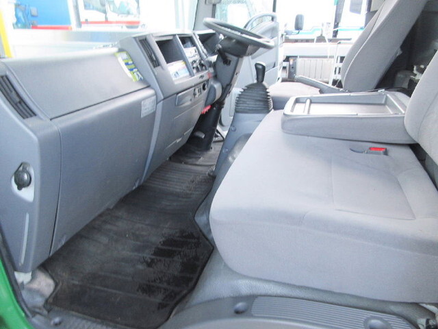 いすゞエルフアルミバン小型（2t・3t）[写真23]