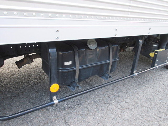 いすゞエルフアルミバン小型（2t・3t）[写真09]