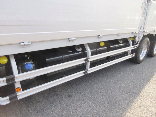 日野プロフィアアルミウイング大型（10t）[写真11]