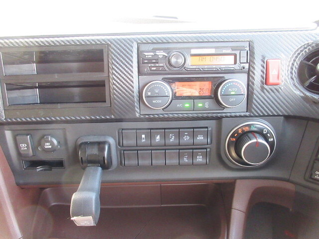 日野プロフィアアルミウイング大型（10t）[写真21]