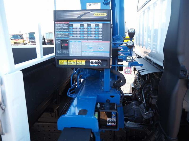 三菱ふそうキャンタークレーン5段小型（2t・3t）[写真08]