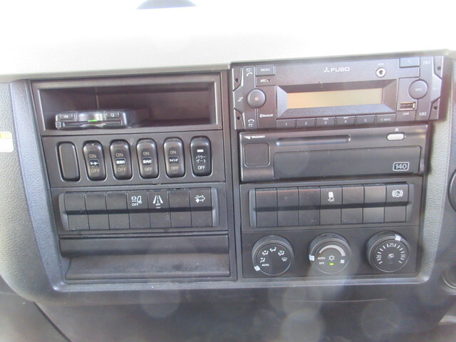 三菱ふそうファイターアルミウイング中型（4t）[写真14]