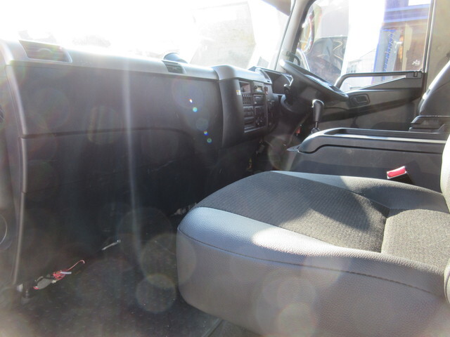 三菱ふそうファイターアルミウイング中型（4t）[写真18]