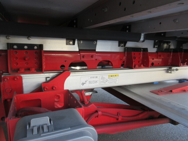 三菱ふそうファイターアルミウイング中型（4t）[写真09]