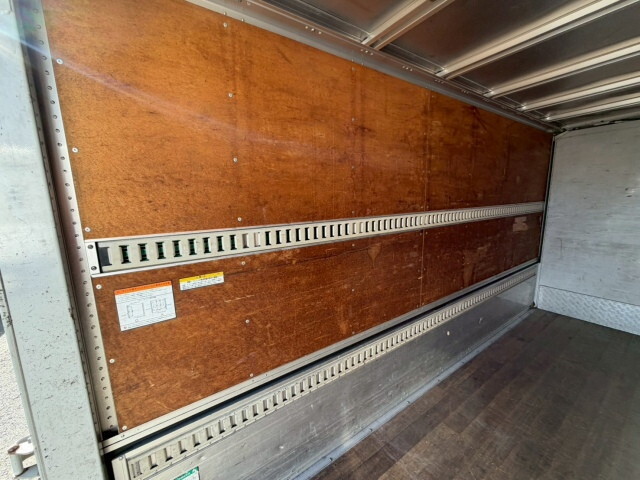 いすゞエルフアルミウイング小型（2t・3t）[写真12]