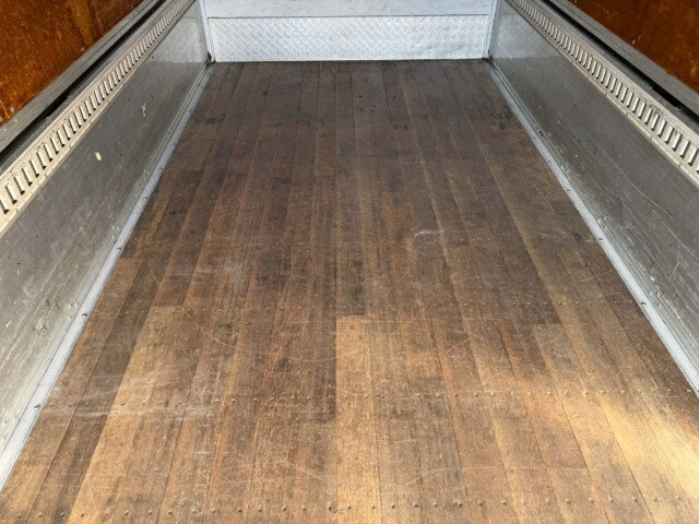 いすゞエルフアルミウイング小型（2t・3t）[写真15]