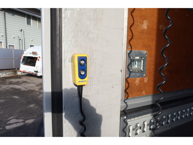 いすゞフォワードアルミウイング中型（4t）[写真16]