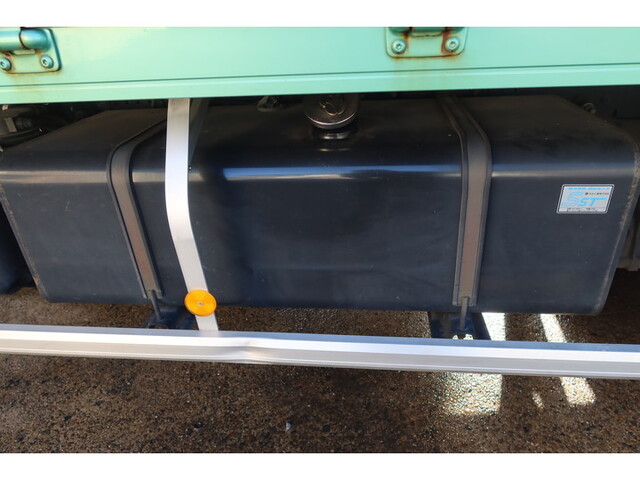 いすゞフォワードアルミウイング中型（4t）[写真22]