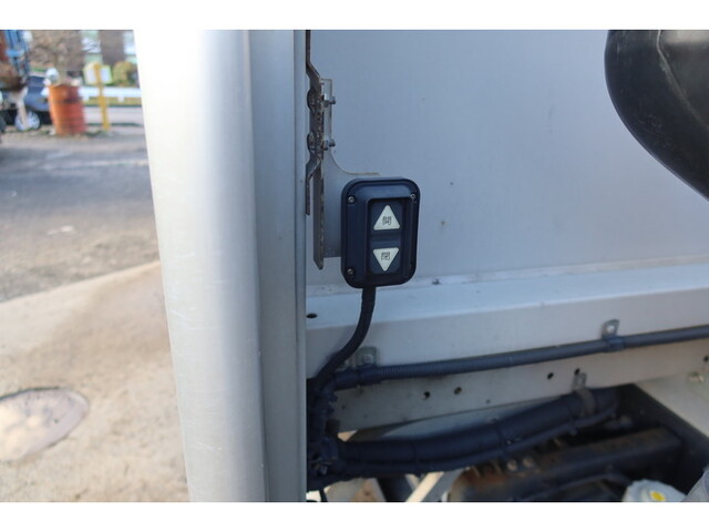 いすゞフォワードアルミウイング中型（4t）[写真25]