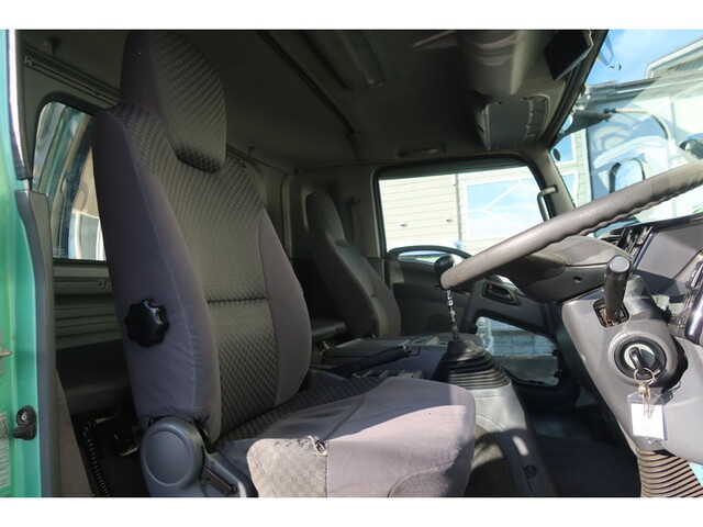 いすゞフォワードアルミウイング中型（4t）[写真30]